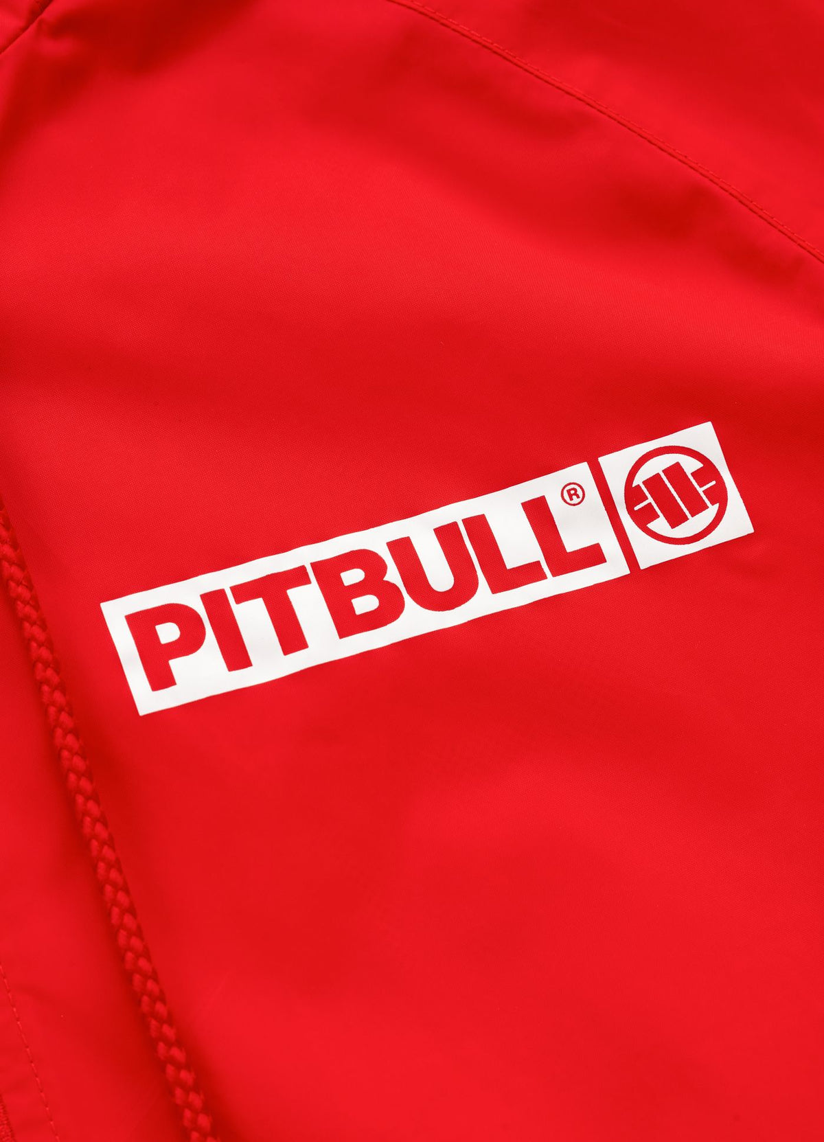 Rote Jacke mit ATHLETIC-LOGO